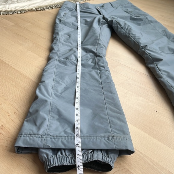 Columbia Insulated Women’s Snow or Ski Pant - Picture 6 of 14